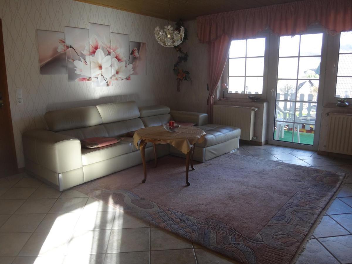 Апартаменты Haus Eifelinchen Шляйден Экстерьер фото